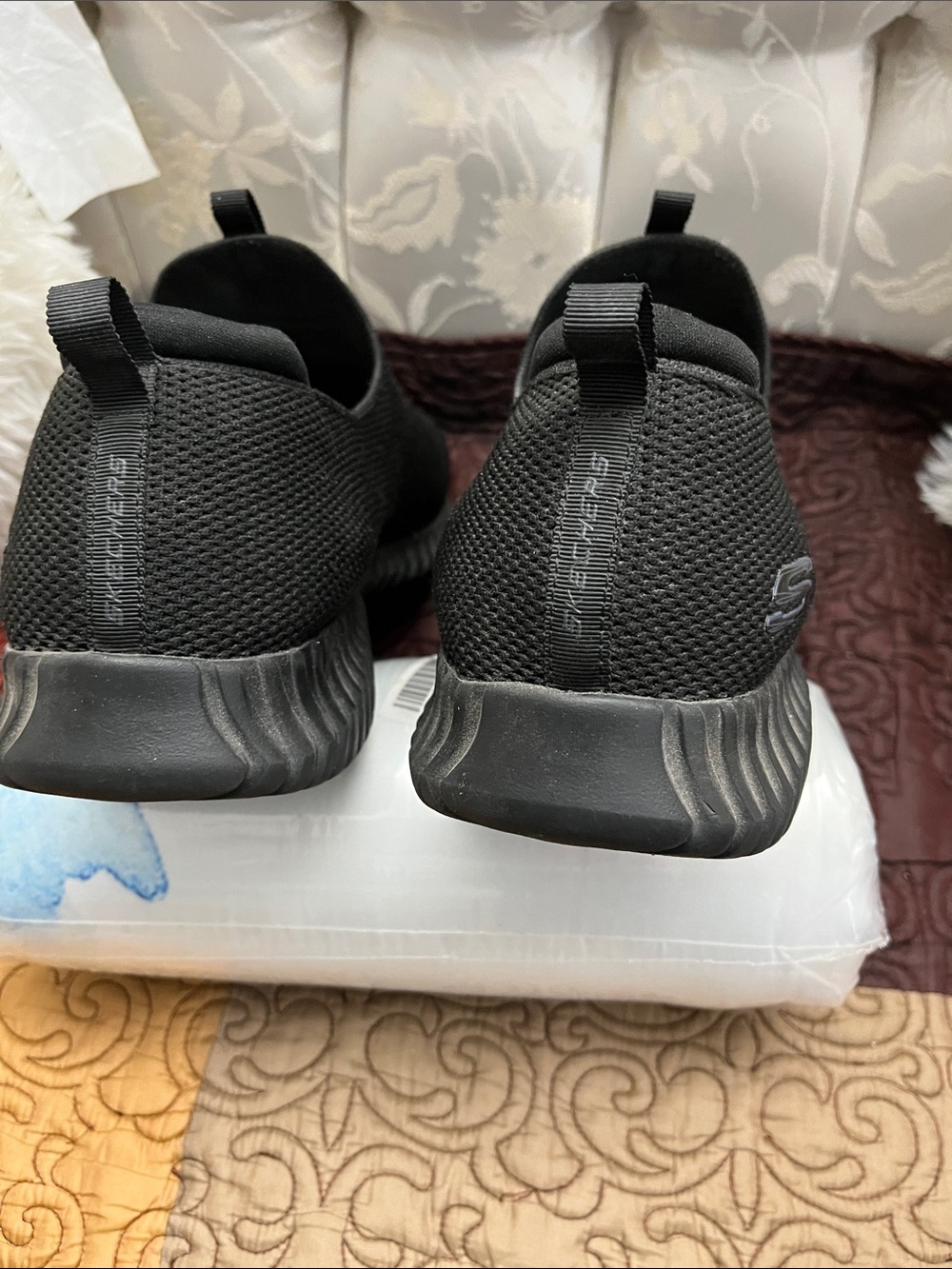 Skechers Wide/ air Cooled memory Foam Mens Black Slip-On Knit Athletic Sneakers. - Picture 5 of 7